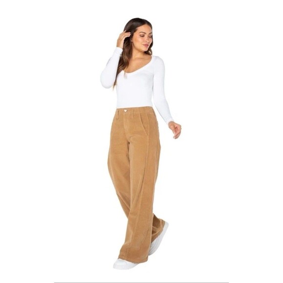 New Celebrity Pink Womens High Rise Corduroy Wide Leg Pant Caramel Size 7/28 - Picture 1 of 13